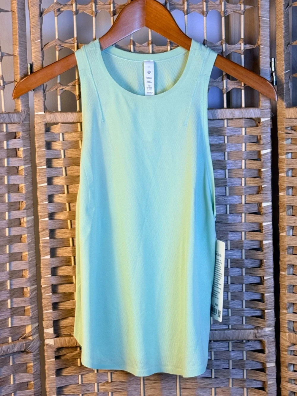 NWT Lululemon Lightweight Run Kit Tank Size 4 Creamy Mint